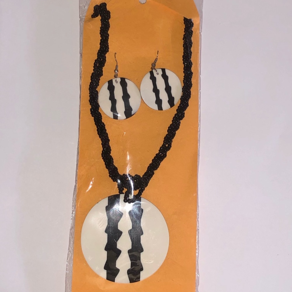 Beautiful Necklace + Earrings SET from Indonesia